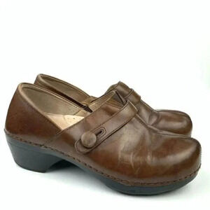 Dansko clogs size 38 7.5-8 Brown leather button